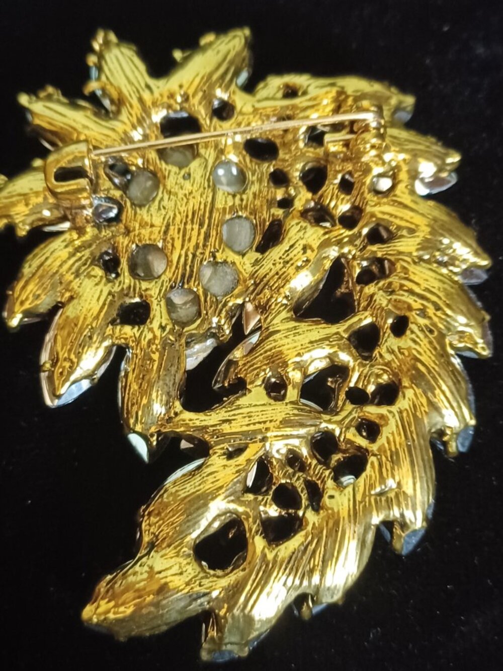 Gorgeous 3" Purple Rhinestone Brooch - Picture 2 of 4